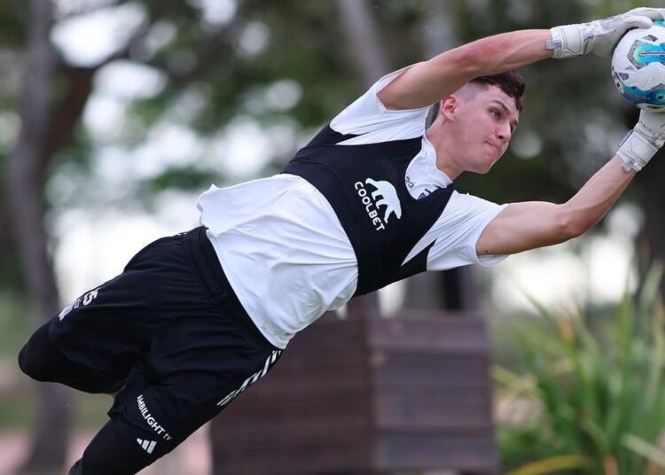 ¿Nuevo rumbo para Martín Ballesteros? Colo-Colo evalúa su futuro tras regreso de Unión Española