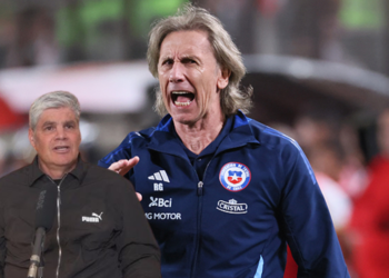 Juan Cristóbal Guarello le da con todo a Ricardo Gareca