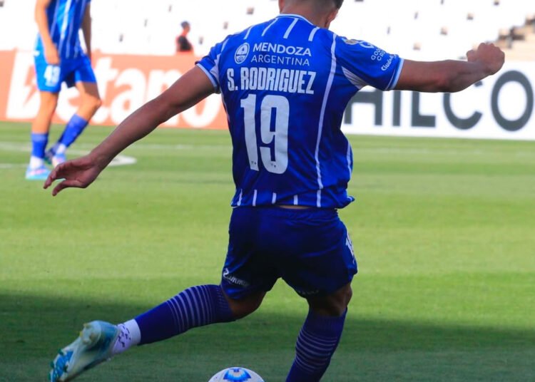 ¿Complicaciones en el fichaje de Salomón Rodríguez? Colo-Colo podría perder su segundo refuerzo