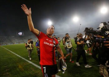 Esteban Paredes sobre Maximiliano Falcón: “El que quiere estar en Colo-Colo, se queda”