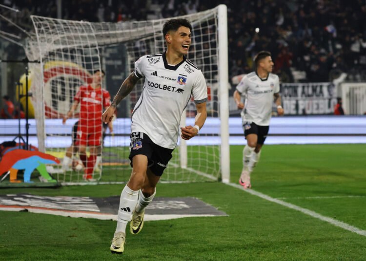 Erick Wiemberg firma contrato definitivo con Colo-Colo