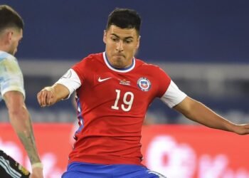 Sorpresa en Macul: Tomás Alarcón es el «tapado» que llegaría a reforzar a los Albos