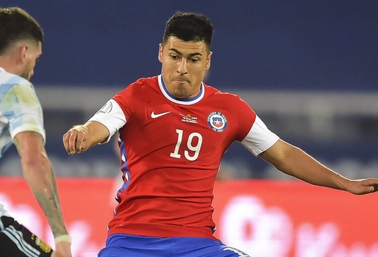 Sorpresa en Macul: Tomás Alarcón es el «tapado» que llegaría a reforzar a los Albos