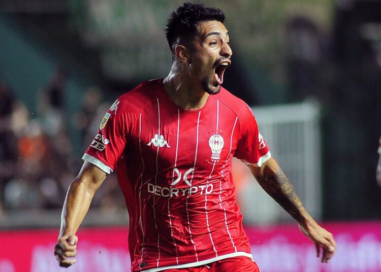 Colo Colo recibirá dinero por el traspaso de Williams Alarcón a Boca Juniors