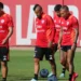Los albos que asoman para ser titulares en el partido de Chile contra Paraguay