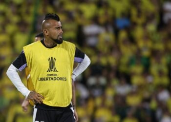 Arturo Vidal envía emotivo mensaje tras la tragedia de hinchas de la U