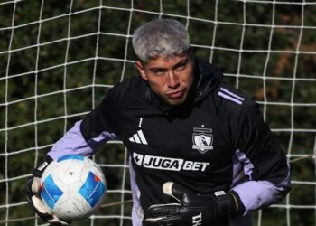 Brayan Cortés sigue en Colo Colo tras oferta de Peñarol