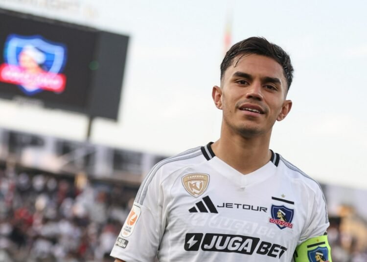Vicente Pizarro podría dejar Colo Colo para fichar en Brasil
