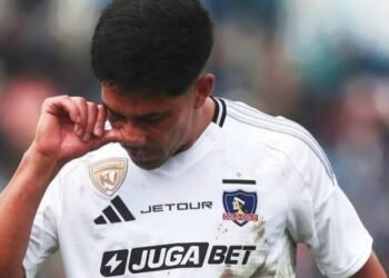 Reconocido periodista barre el piso con Salomón Rodríguez