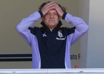 Reportero acusa agresión de guardias de Aníbal Mosa tras el partido de Colo Colo