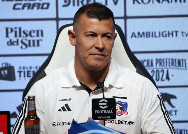 Fin a la Era Almirón en Colo-Colo