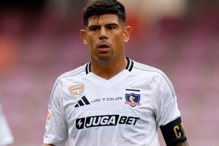 Esteban Pavez responde a críticas de hinchas