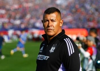 Dirigencia de Blanco y Negro analiza continuidad de Jorge Almirón en Colo Colo