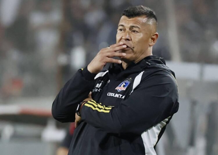 Piden un gesto para la salida de Jorge Almirón de Colo Colo