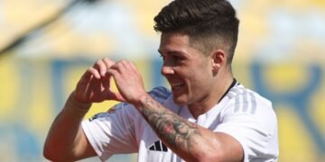 Colo Colo vive una dura lucha por la titularidad en el mediocampo