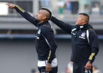Jorge Almirón no contempla dejar en la banca a Arturo Vidal en Colo Colo