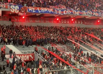 CSD Colo-Colo expresa solidaridad con hinchas de la U agredidos en Argentina