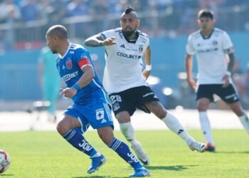 Entrenador de la U llena de elogios a futbolista de Colo Colo en la previa del Superclásico