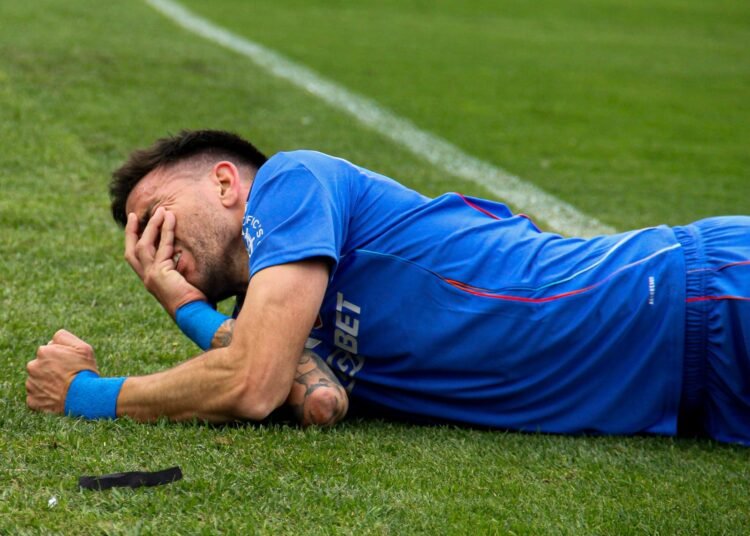 Explican por qué Javier Correa no fue expulsado en el Superclásico