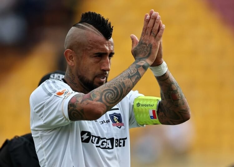 Principal crítico de Arturo Vidal lanza fuerte dardo contra el volante de Colo Colo
