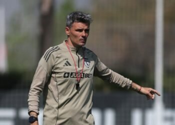 Fernando Ortiz se refirió a la continuidad de Arturo Vidal y sorprendió con su respuesta sobre el futuro en Colo Colo