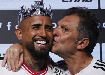 Aníbal Mosa le manda tremenda advertencia a Arturo Vidal