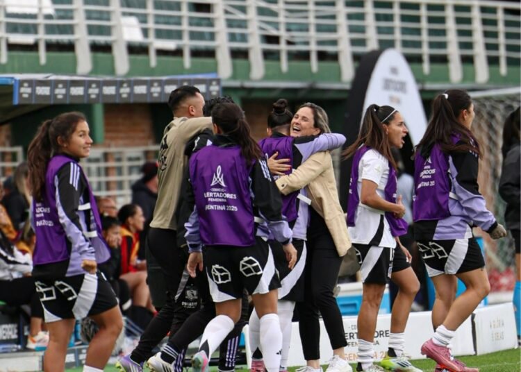 Aníbal Mosa: «Las albas están sacando la cara en este centenario tan accidentado y triste»