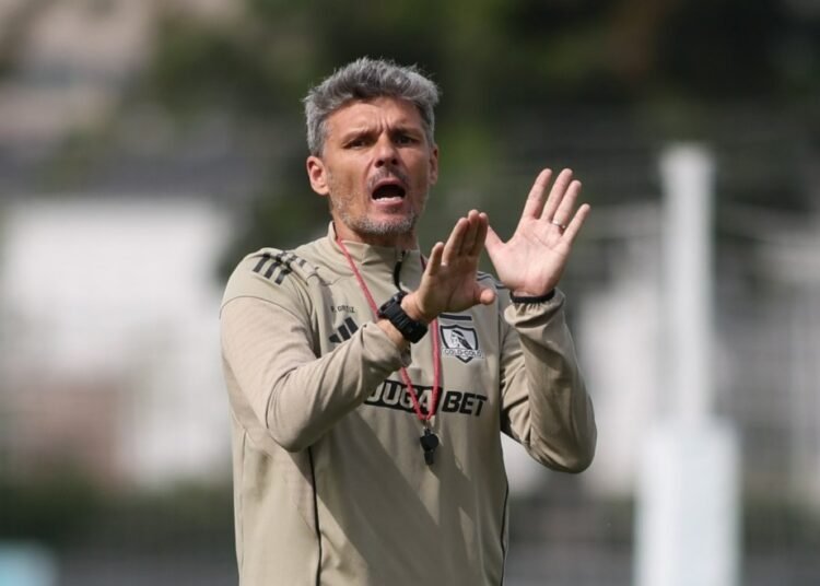 La polémica decisión de Fernando Ortiz que genera debate en Colo Colo