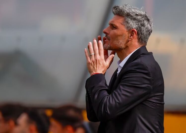 El inesperado cambio que prepara Fernando Ortiz en la formación de Colo Colo para el duelo ante Limache