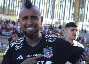 Guarello lapidario con Arturo Vidal: “No puede seguir siendo titular en este Colo Colo”