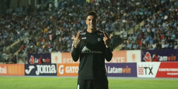 Guarello “chaquetea” a delantero que suena como posible refuerzo de Colo Colo