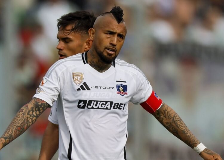 Hijos de Arturo Vidal y Marité Matus sufrieron grave accidente de tránsito
