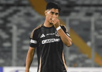 Salomón Rodríguez busca su salida de Colo-Colo