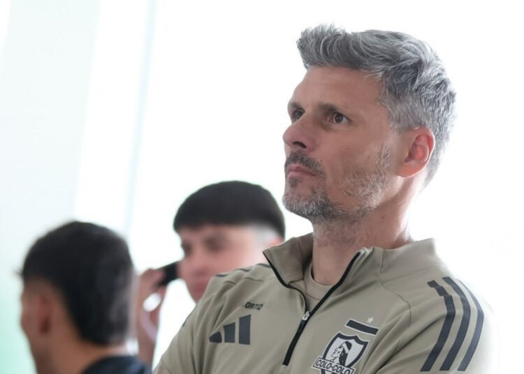 Los puestos que quiere reforzar Fernando Ortiz en Colo Colo para 2026: las prioridades del técnico albo