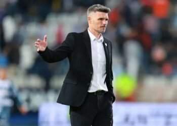 Fernando Ortiz golpea la mesa: «Nadie tiene asegurada la titularidad»