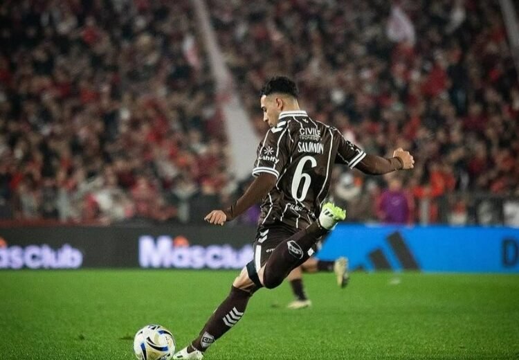 Colo Colo busca al reemplazante de Alan Saldivia y ya analiza opciones en el mercado