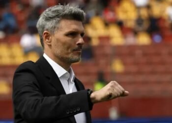 Aníbal Mosa le mete tremenda presión a Fernando Ortiz