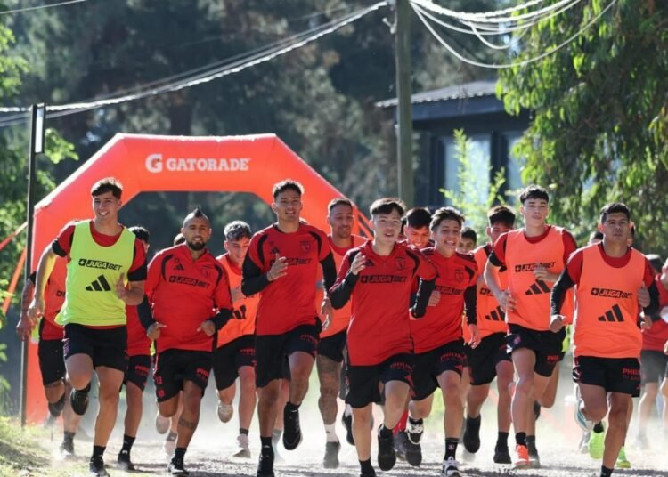 Esta sería la formación de Colo Colo para su debut oficial en la temporada 2026