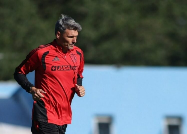 Fernando Ortiz recibe tremenda presión de cara a la temporada 2026