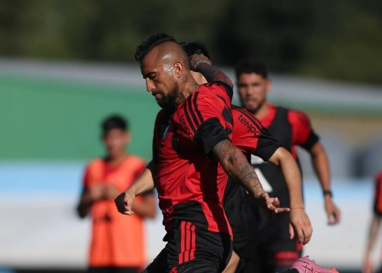 Lanzan mega bomba sobre Arturo Vidal y Fernando Ortiz