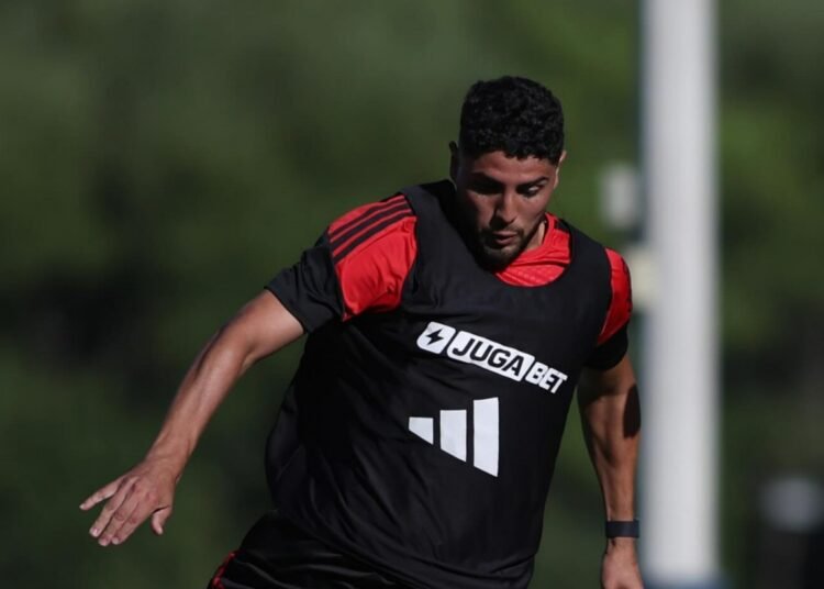 Colo-Colo afina detalles y prueba su formación ante Peñarol