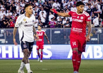 FIFA falla contra Colo Colo y exige pago millonario a Estudiantes por Javier Correa