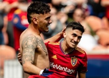 Jugó contra Lionel Messi: Colo Colo tendría listo a su sexto refuerzo para la temporada 2026