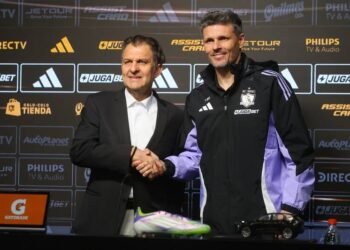 Lo pasa mal Fernando Ortiz: revelan quiebre en el vestuario de Colo Colo