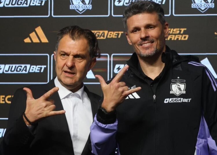 Aníbal Mosa responde sobre la posible salida de Fernando Ortiz en Colo Colo