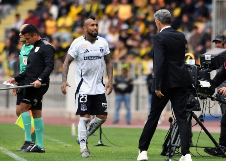 Fernando Ortiz aclara la situación de Arturo Vidal en Colo Colo y revela qué ocurrió