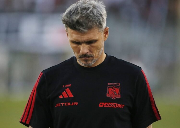 Los vergonzosos números de Fernando Ortiz al mando de Colo Colo