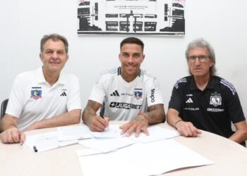 Dolor de cabeza para Fernando Ortiz: refuerzo de Colo Colo sigue con problemas