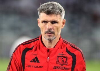 “Es el menos malo del torneo”: periodista lanza dura crítica al Colo Colo de Fernando Ortiz