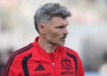 Leyenda del fútbol chileno le mete tremenda presión a Fernando Ortiz